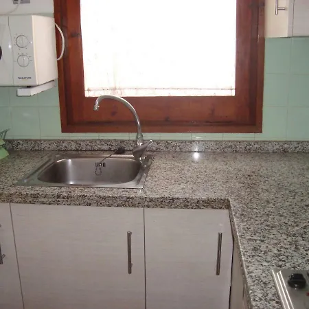 Maisonnette Petit Jardin Barbecue Tridente 2 Сasa de vacaciones Calafat